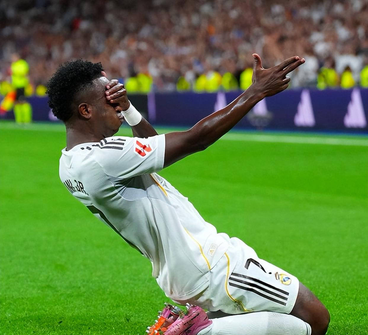 九游娱乐网页版-包含布鲁克林篮网发布备战花絮；窗口期伤情更新；西甲任务艰巨；轮换策略成焦点的词条