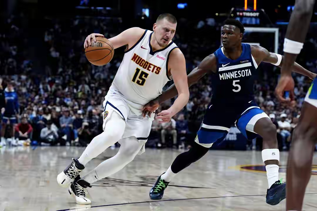 九游娱乐-霍姆格伦伤退雷霆损失内线支柱