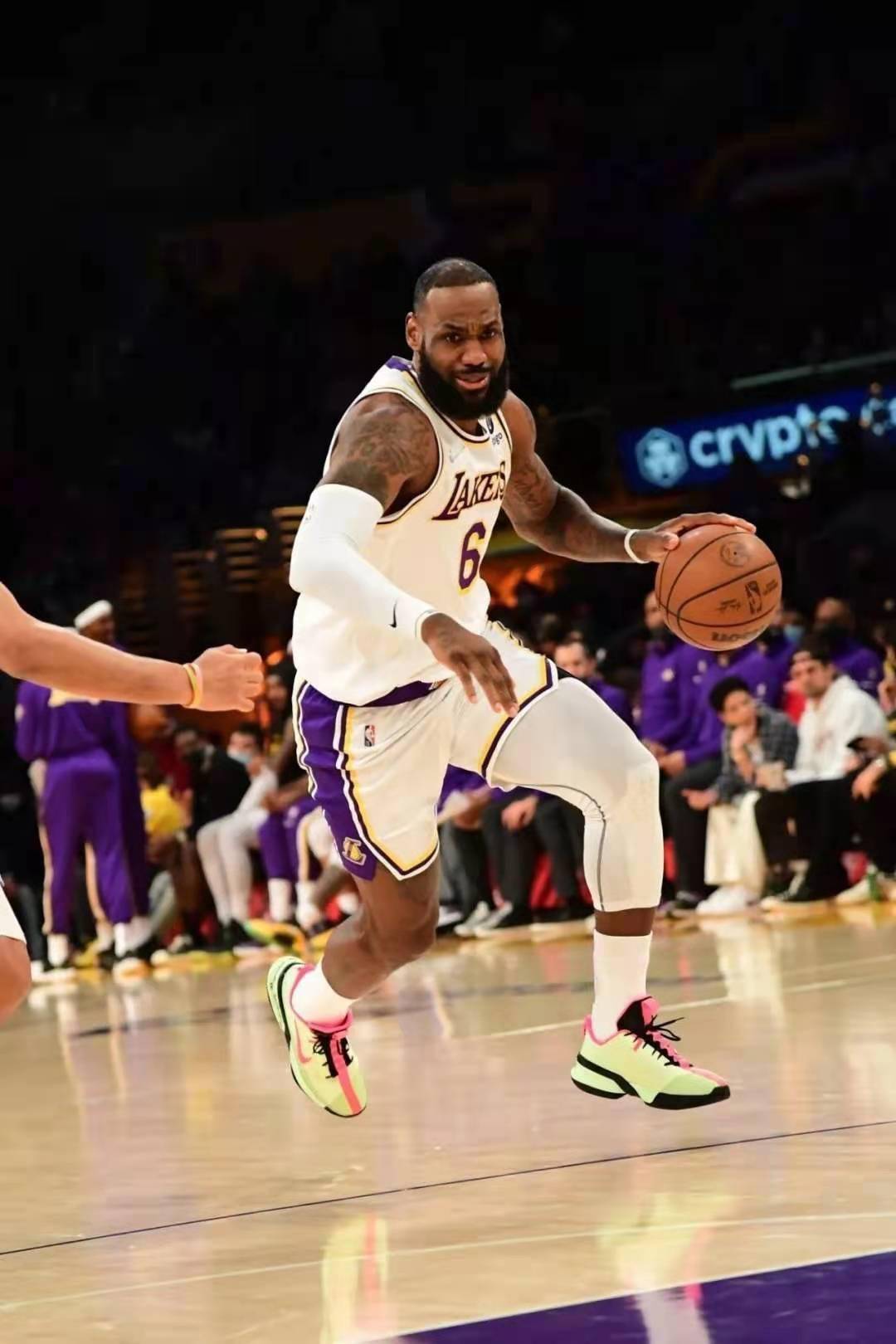 九游娱乐-包含国王杯赛前走向成谜，布鲁克林篮网手感冰凉，管理层满意，团队化学反应显著的词条