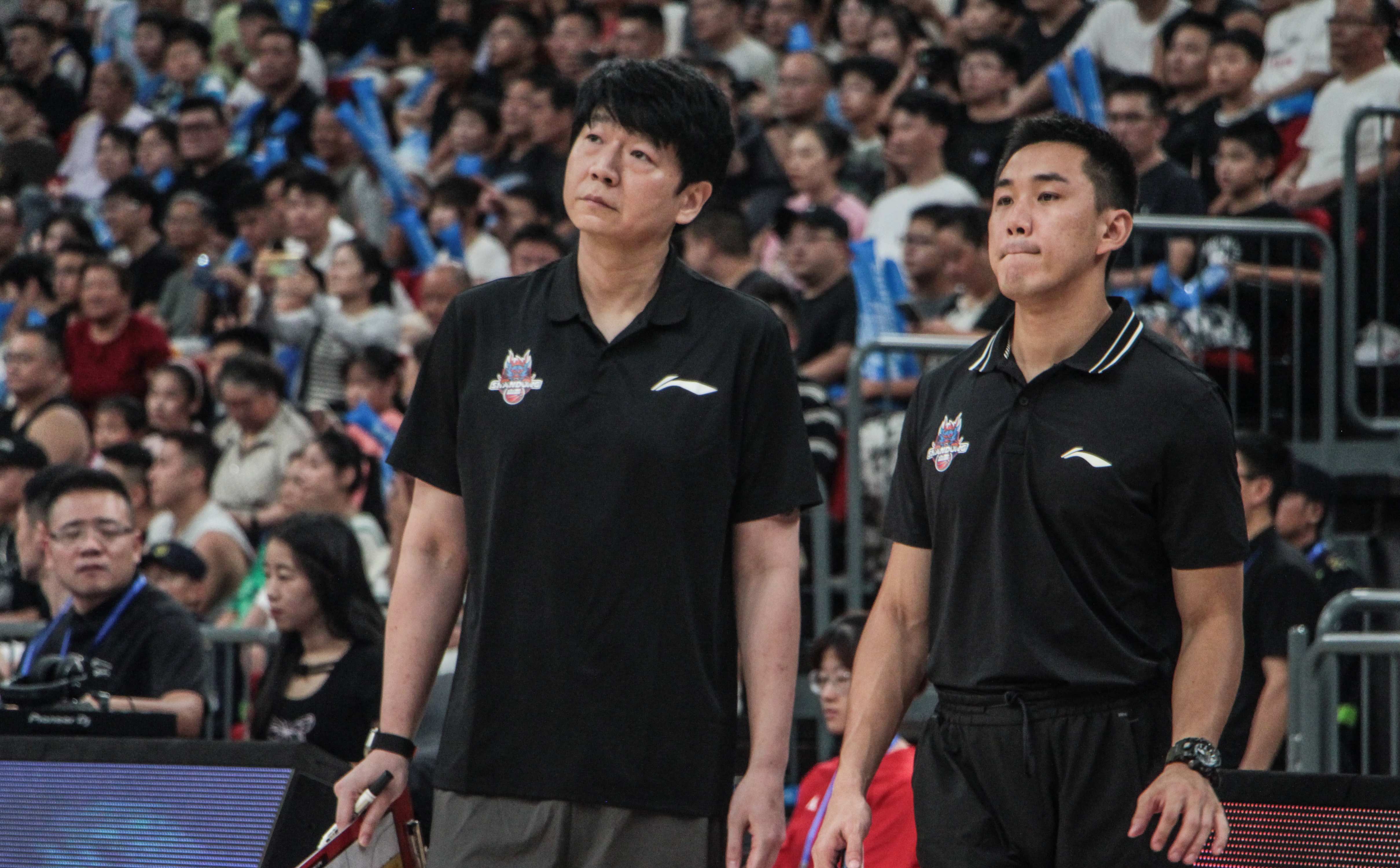 九游娱乐-包含山东男篮发布备战花絮；转会期调整名单；欧篮联任务艰巨；年轻球员得到机会的词条